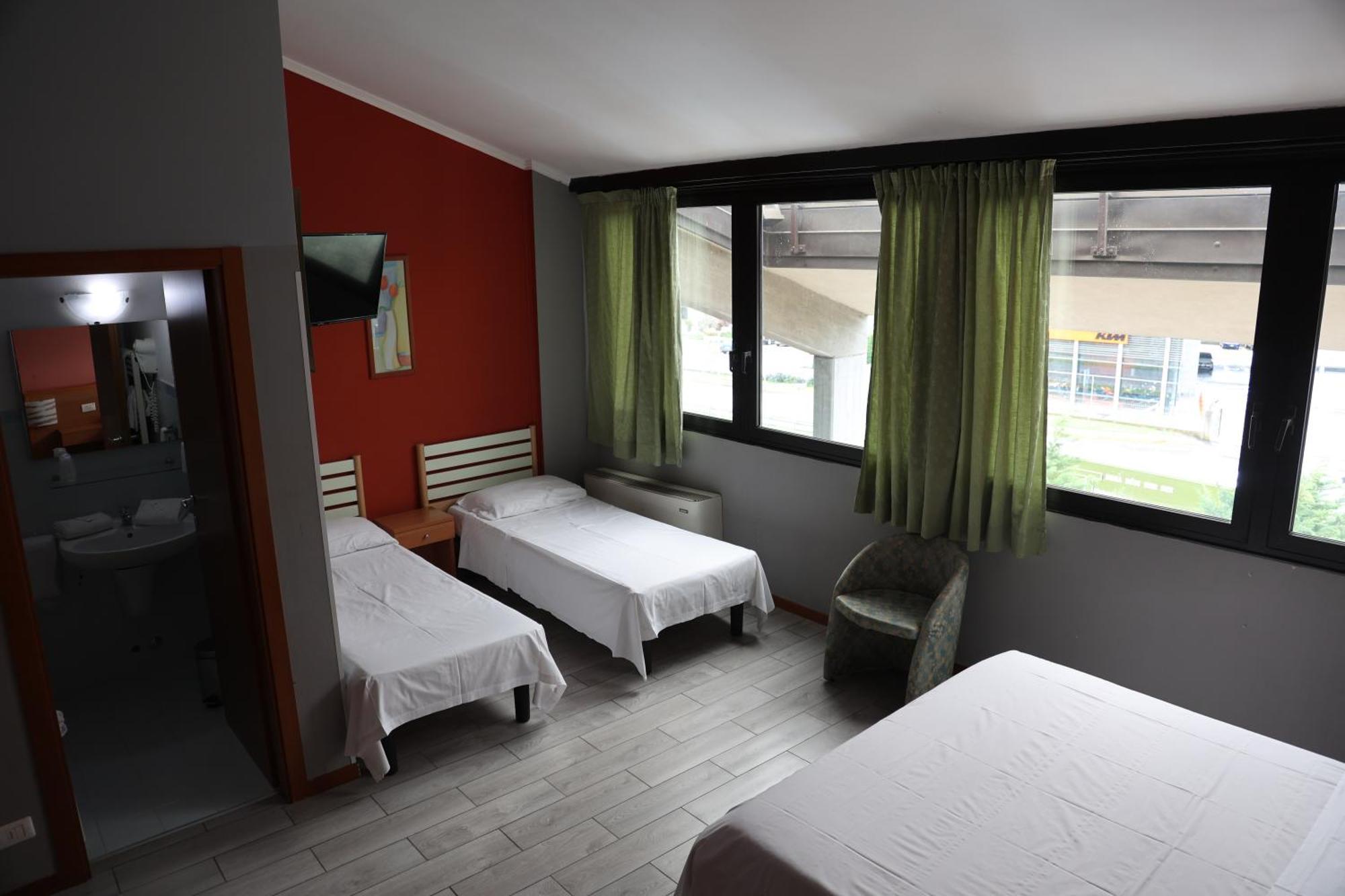 Hotel Garda Affi Exterior photo