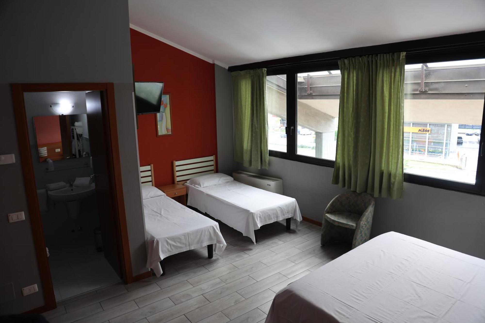 Hotel Garda Affi Exterior photo